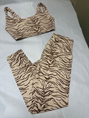 🌟Year of Ours Animal Print Stripe Set ⚡️